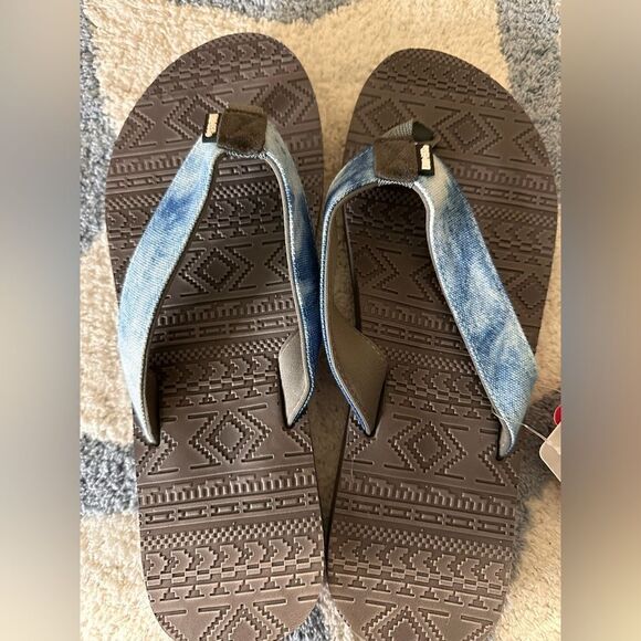 Muk Luks blue and white tie dye sandals - Picture 8 of 10